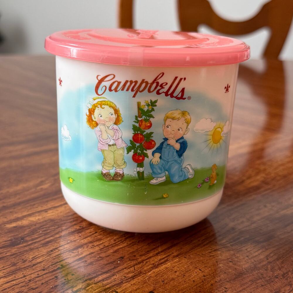 Campbells Kids Soup plastic mug with lid take along cup.  Preowned